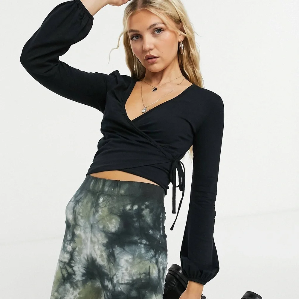 Topshop Long Sleeve Ballet Wrap Top in Black - NWOT - Size 2